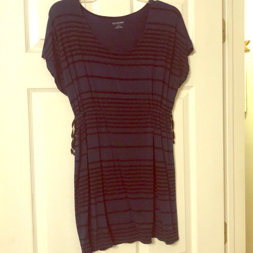 Motherhood Maternity short sleeve tunic - size SM